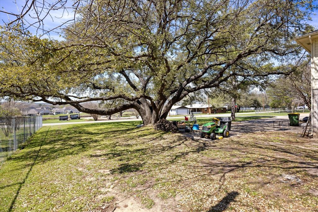 1701 Hitching Post Road Granbury, TX 76049 - Photo 27 of 37