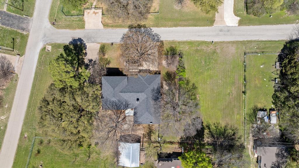 1701 Hitching Post Road Granbury, TX 76049 - Photo 31 of 37