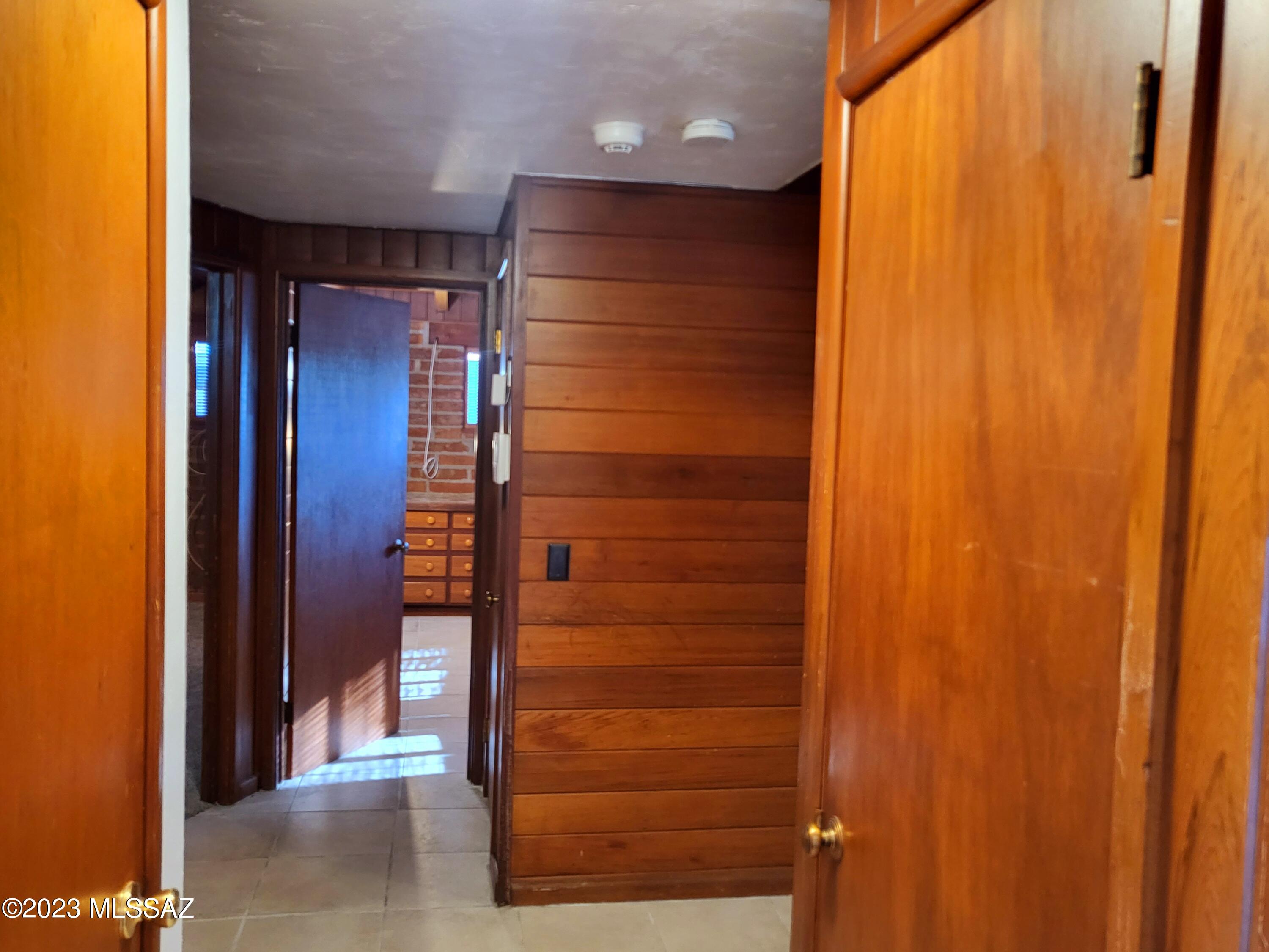 1211 North Swan Road Tucson, AZ 85712 - Photo 9 of 30 Gallery Image 9