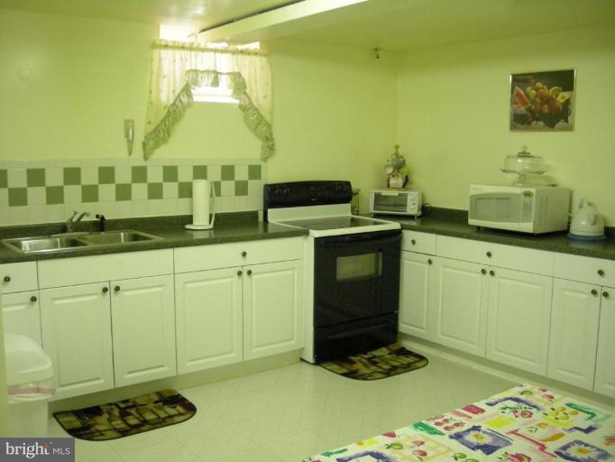 9404 Jodale Road Randallstown, MD 21133 - Photo 15 of 25 Lower Level Kitchen