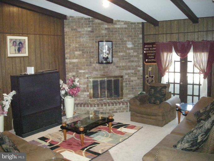 9404 Jodale Road Randallstown, MD 21133 - Photo 5 of 25 Family Room