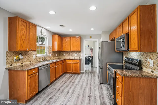 $590,000 | 1 Shale Court, Fredericksburg, VA 22406