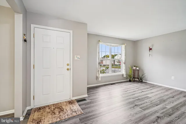 $590,000 | 1 Shale Court, Fredericksburg, VA 22406