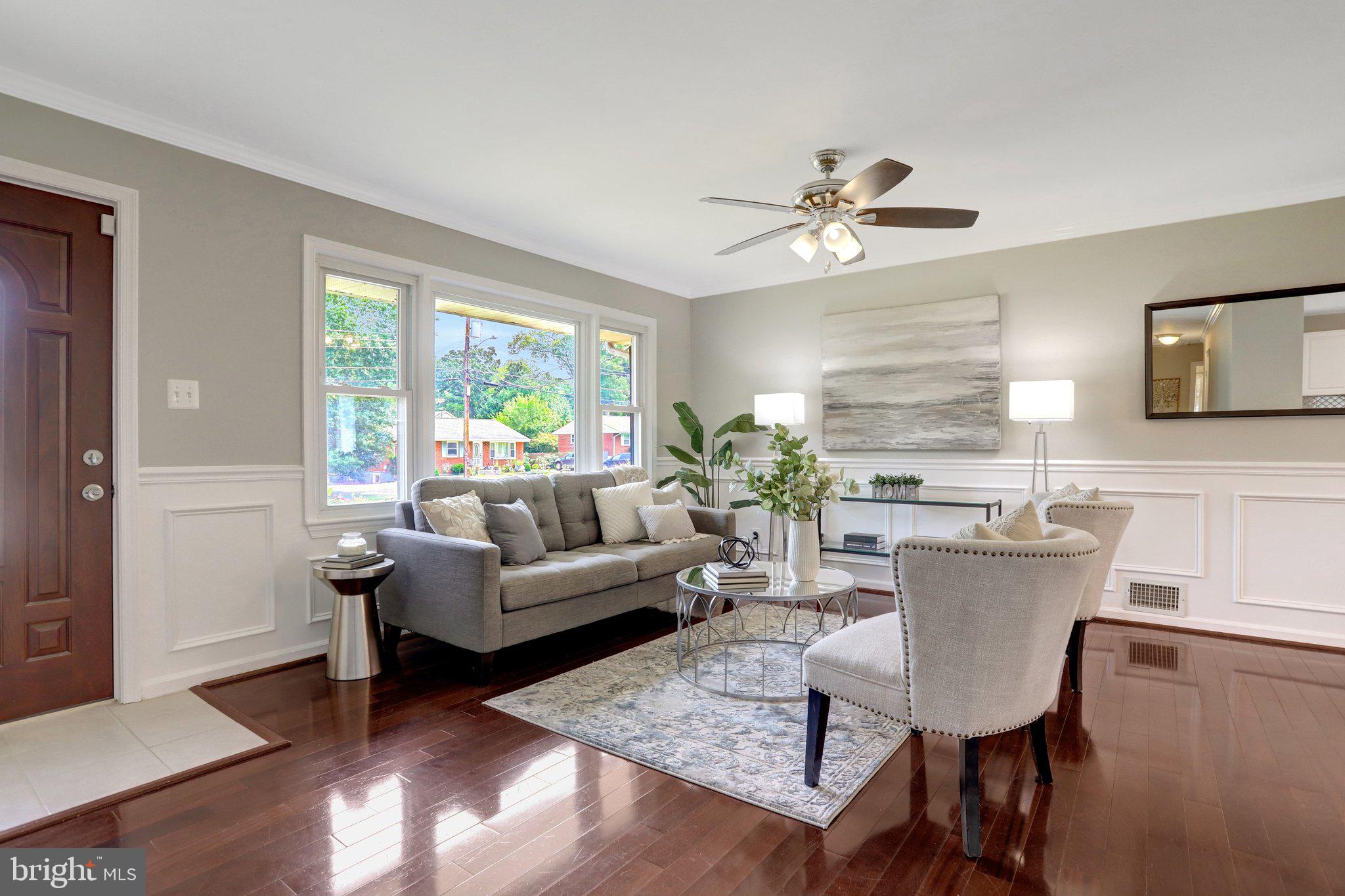 8824 Jandell Road Lorton, VA 22079 - Photo 4 of 46 Light filled