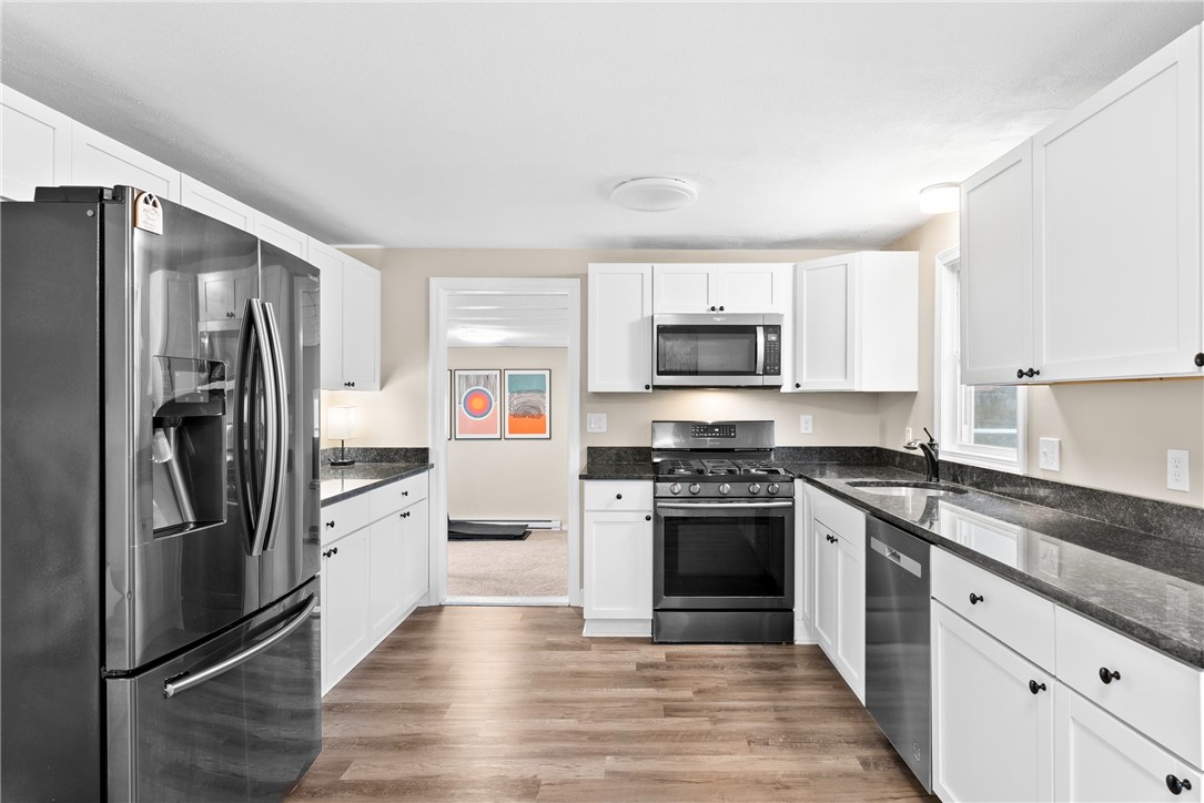 84 Hilton Road Warwick, RI 02889 - Photo 7 of 35