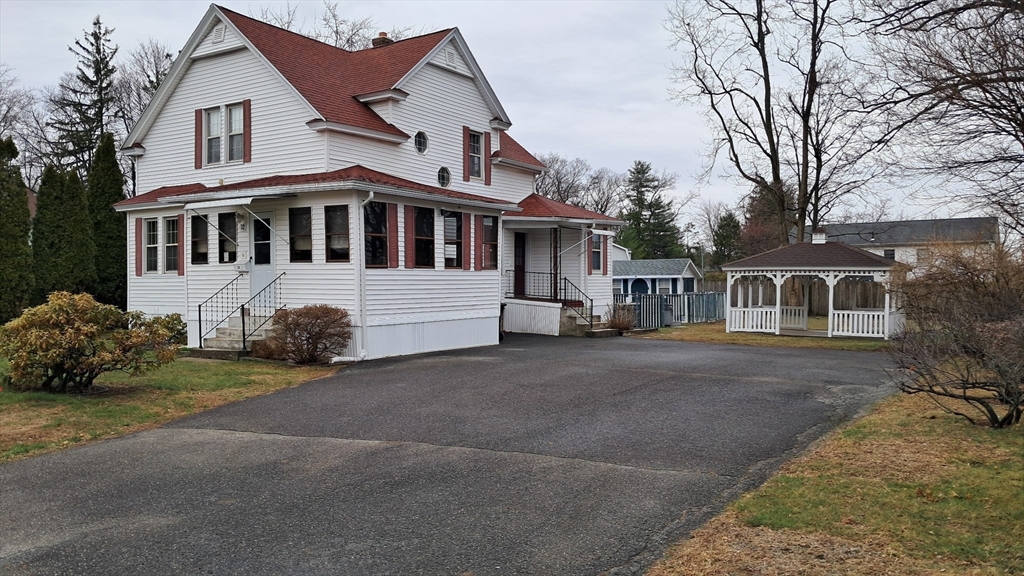 32 Harding Street Agawam, MA 01001 - Photo 4 of 32 Gallery Image 4