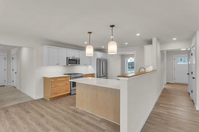 $749,000 | 396 Commodore Drive, Unit 21, Vergennes, VT 05491