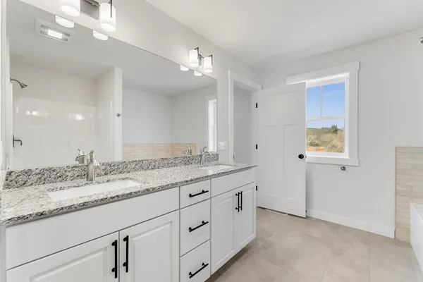 $749,000 | 396 Commodore Drive, Unit 21, Vergennes, VT 05491