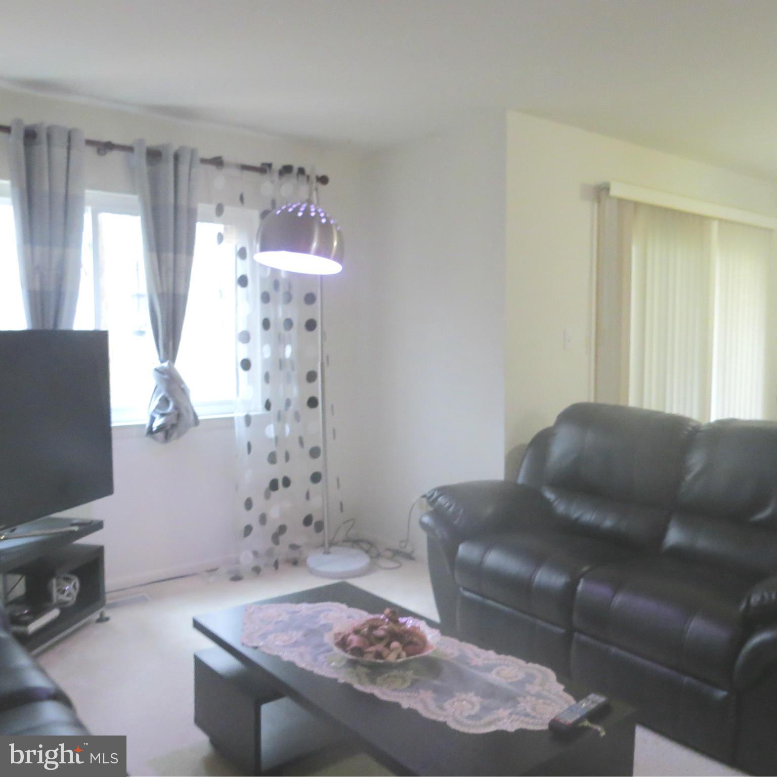 11974 Barrel Cooper Court Reston, VA 20191 - Photo 2 of 30 Living Room