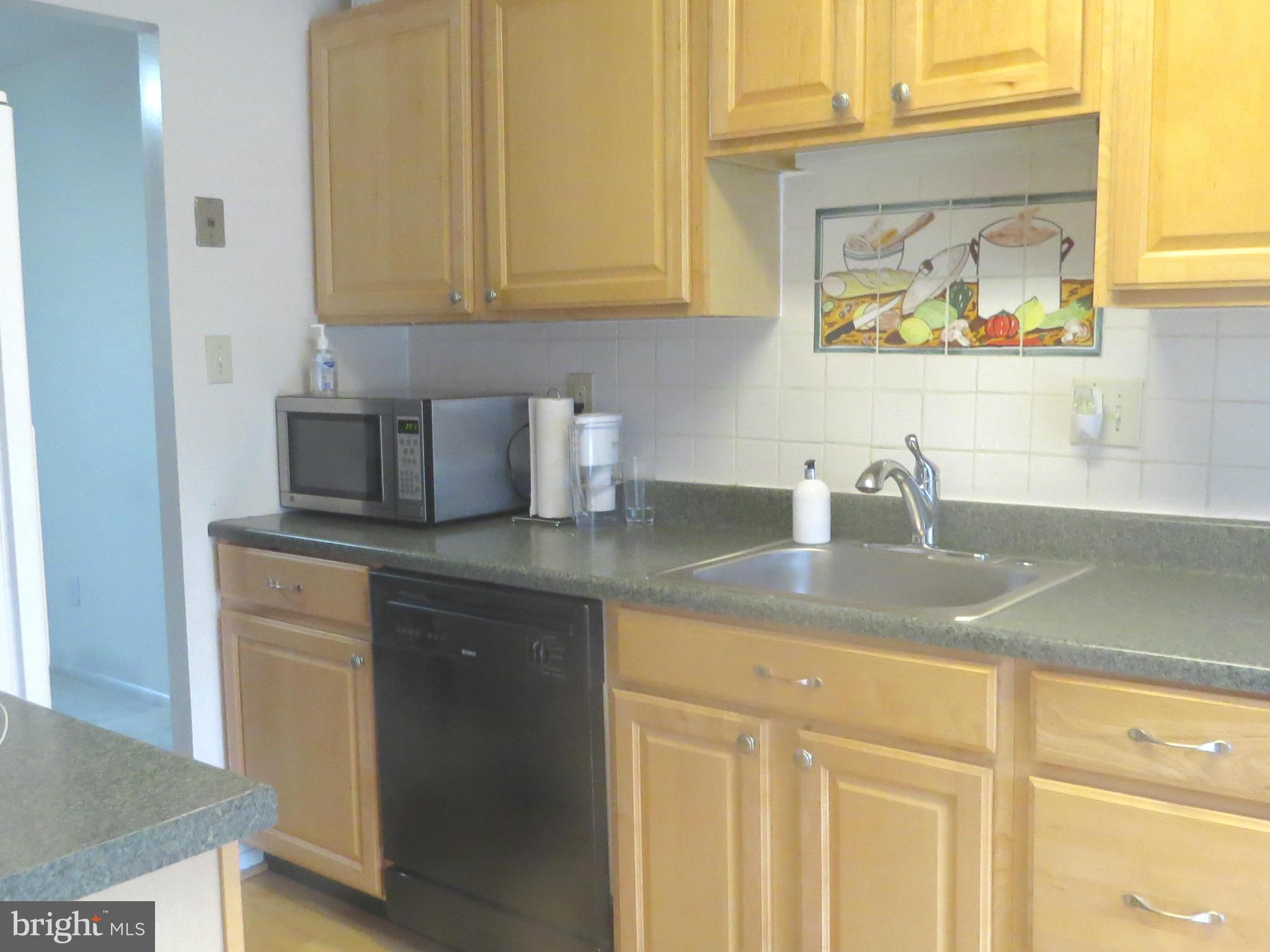 11974 Barrel Cooper Court Reston, VA 20191 - Photo 9 of 30 Kitchen