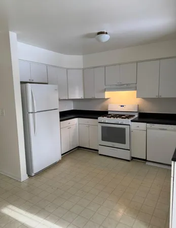 $2,250 | 33736 Hathaway, Livonia, MI 48150