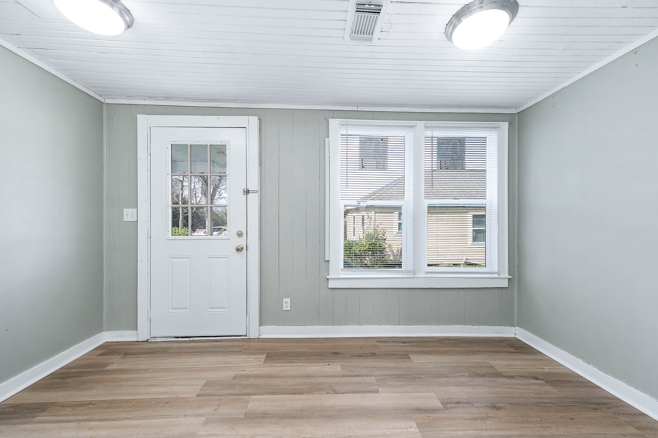 2012 Avenue F Dickinson, TX 77539 - Photo 12 of 20 an empty room with windows