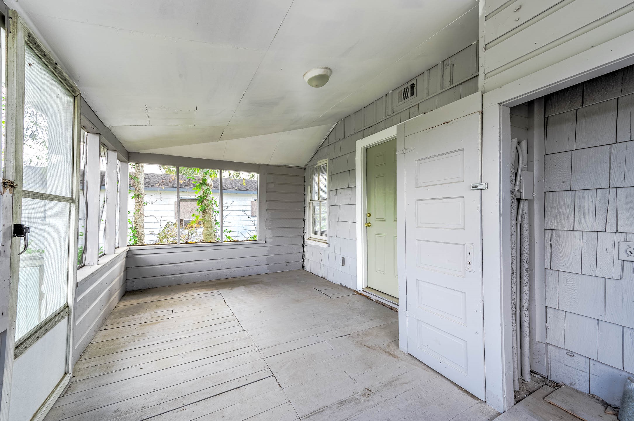 2012 Avenue F Dickinson, TX 77539 - Photo 5 of 20 a view of livingroom with furniture
