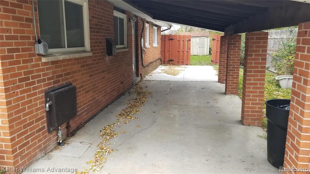 29545 Fairfax Street Southfield, MI 48076 - Photo 13 of 18