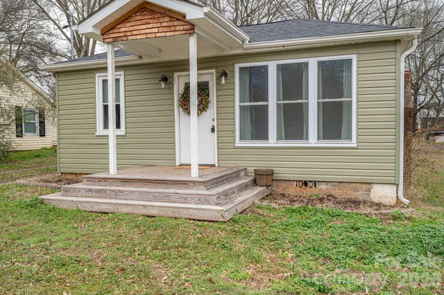 $195,000 | 1063 West Highway 150, Lincolnton, NC 28092