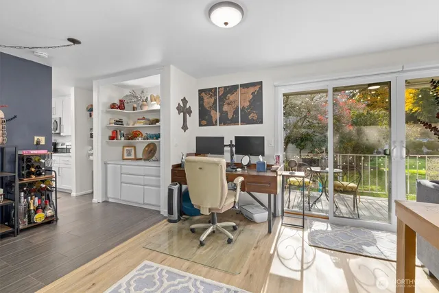 $299,999 | 13321 15th Avenue Northeast, Unit D5, Seattle, WA 98125