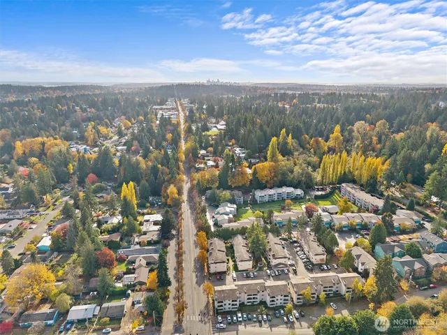 $299,999 | 13321 15th Avenue Northeast, Unit D5, Seattle, WA 98125