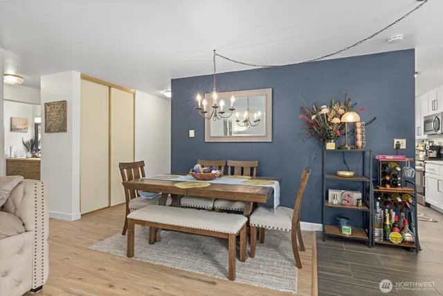 $299,999 | 13321 15th Avenue Northeast, Unit D5, Seattle, WA 98125