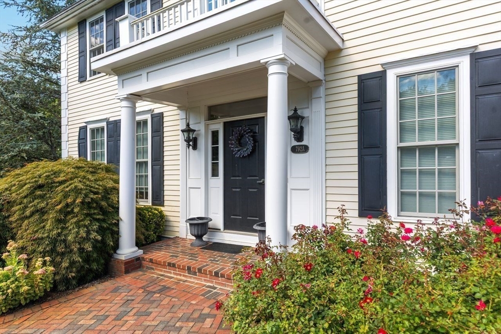 792 A Jerusalem Road Cohasset, MA 02025 - Photo 4 of 42 front view of a house