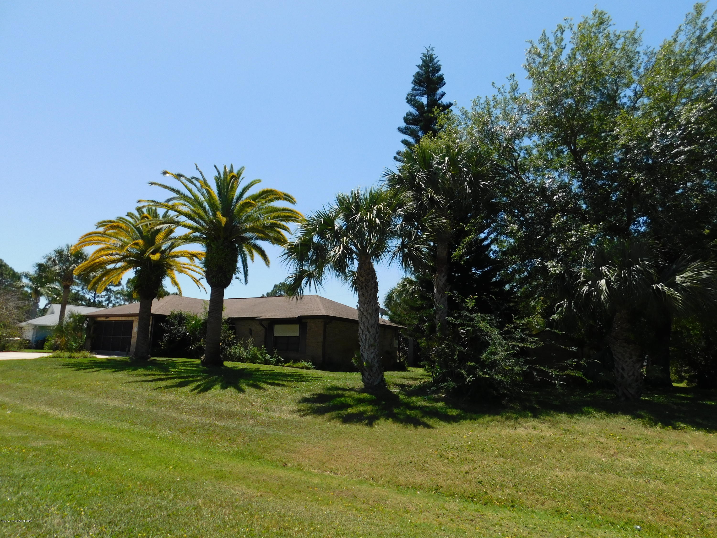 440 Koutnik Road Southeast Palm Bay, FL 32909 - Photo 3 of 32 DSCN0015