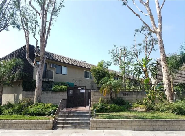 $2,200 | 8641 Glenoaks Boulevard, Unit 210, Sun Valley, CA 91352