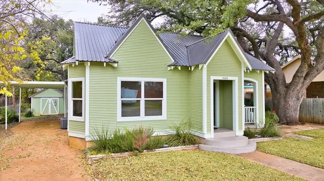 $225,000 | 1408 West Dry Street, San Saba, TX 76877