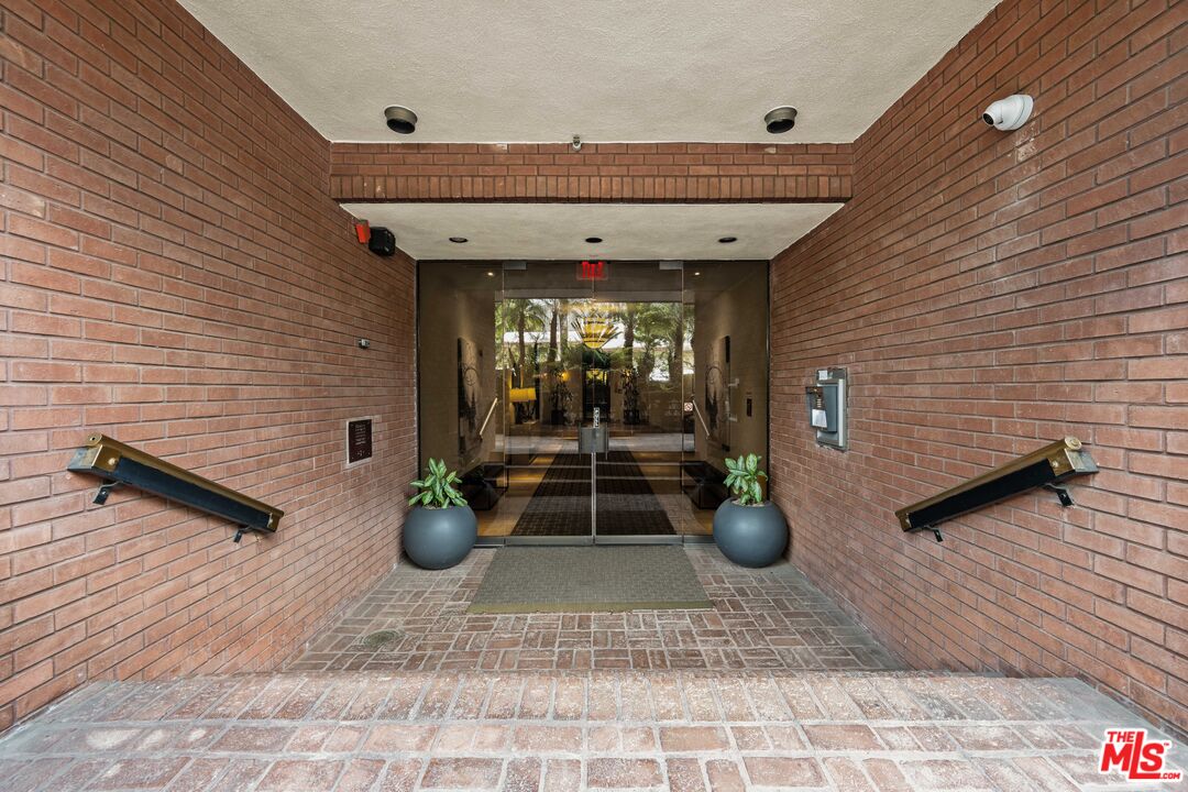 268 South Lasky Drive, Unit 204 Beverly Hills, CA 90212 - Photo 19 of 23