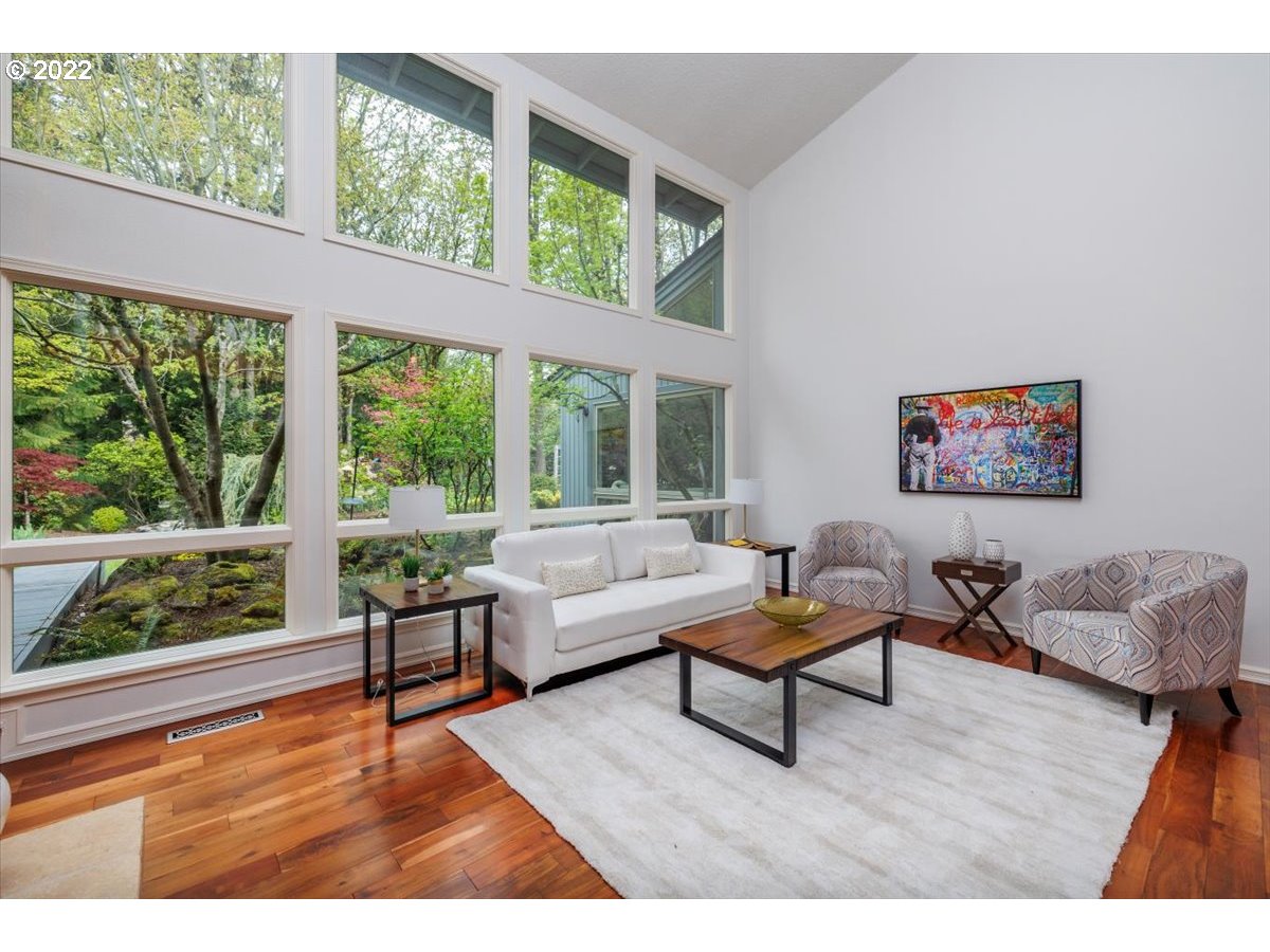 4255 Southwest 48th Place Portland, OR 97221 - Photo 5 of 32 Gallery Image 5
