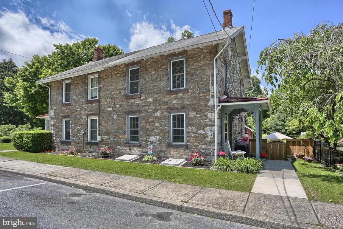 229 Burd Coleman Road Lebanon, PA 17042 - Photo 1 of 27 Gallery Image 1