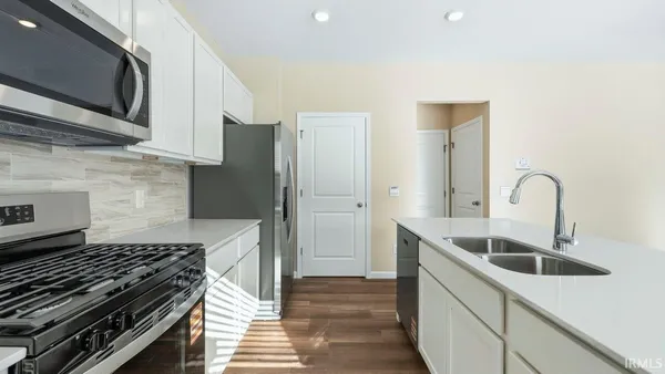 $339,900 | 6896 Jerome Pk Place, Fort Wayne, IN 46835