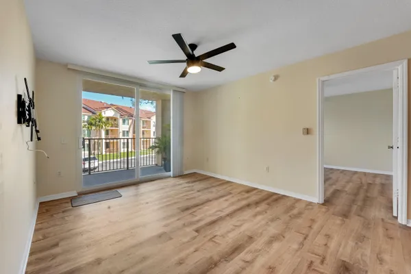 $2,300 | 1112 Villa Circle, Boynton Beach, FL 33435