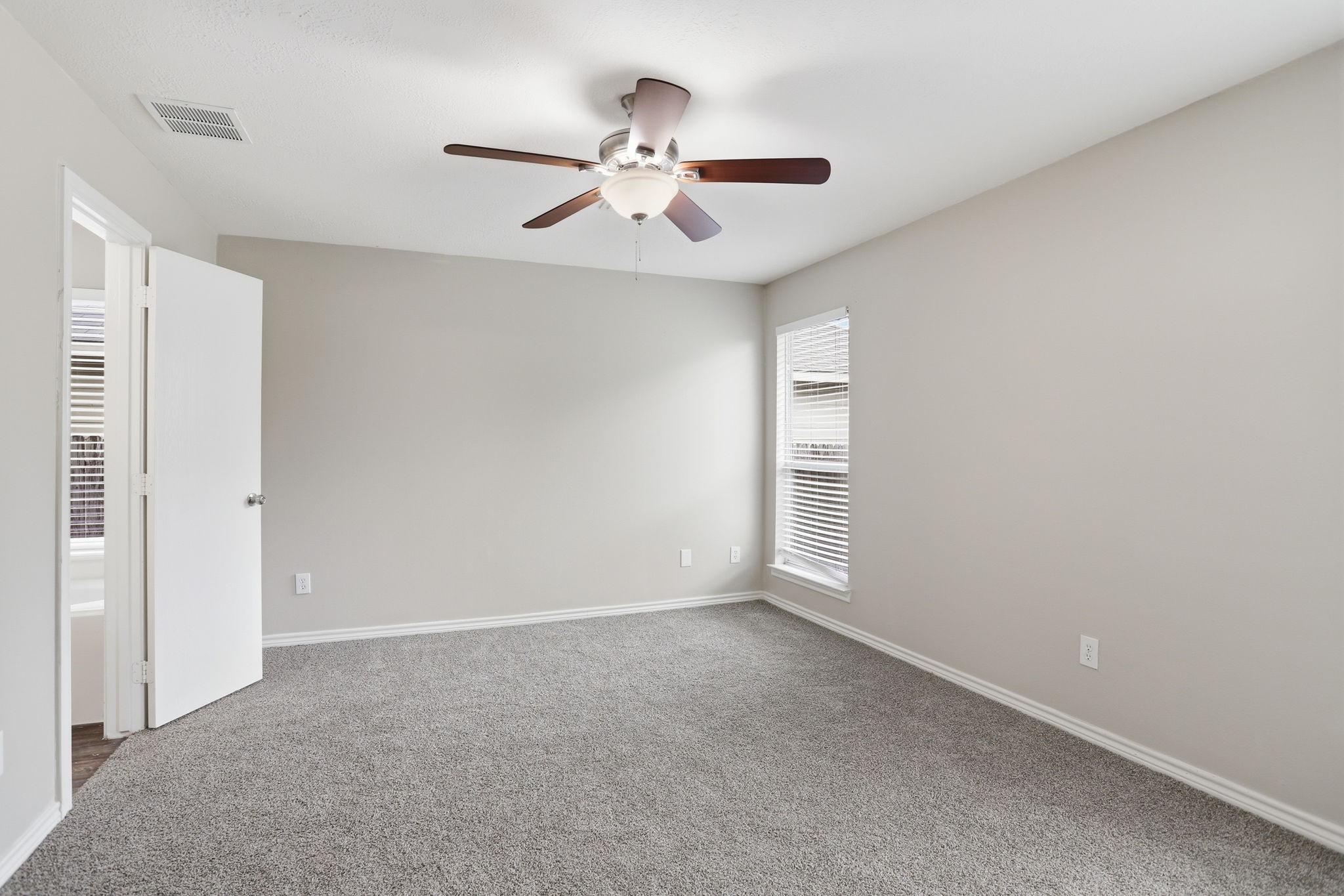 2325 Shady Tree Lane Conroe, TX 77301 - Photo 21 of 46