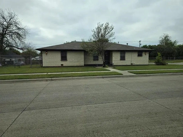 $230,000 | 5833 Geddes Avenue, Fort Worth, TX 76107