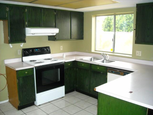 1462 East Carter Road Phoenix, AZ 85042 - Photo 13 of 26 KITCHEN