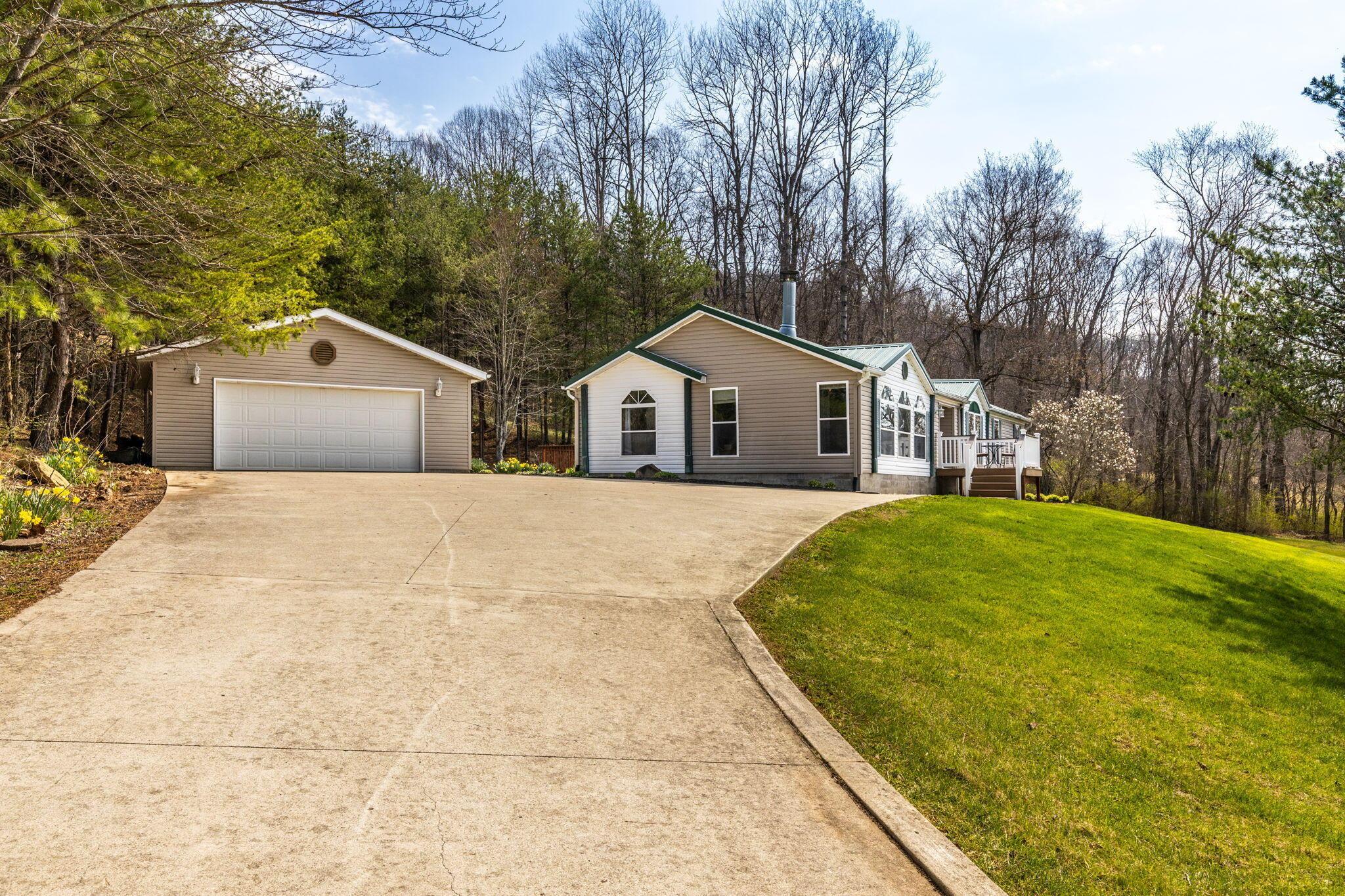 14948 Jack Run Road Rockbridge, OH 43149 - Photo 4 of 43 Driveway / Garage