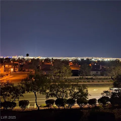 $2,710 | 8700 Captains Place, Las Vegas, NV 89117
