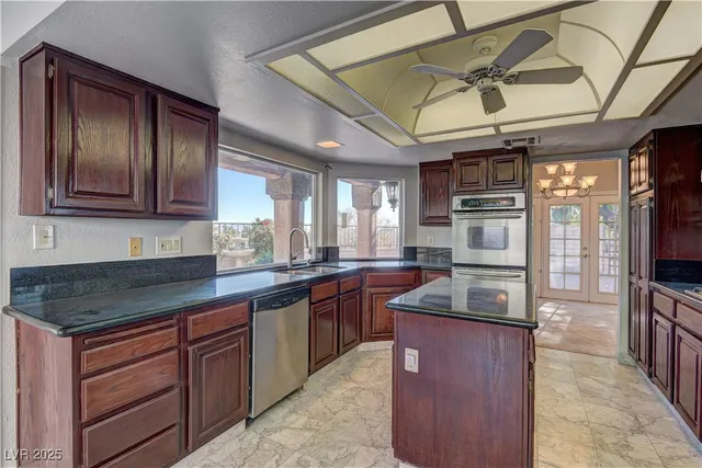 $2,710 | 8700 Captains Place, Las Vegas, NV 89117