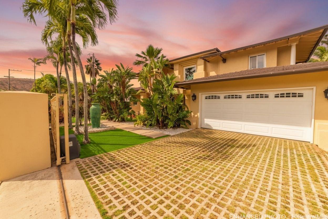235 Portlock Road Honolulu, HI 96825 - Photo 2 of 21 a view of a street with a building in the background