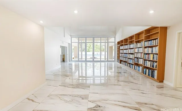 $4,900,000 | 235 Portlock Road, Honolulu, HI 96825