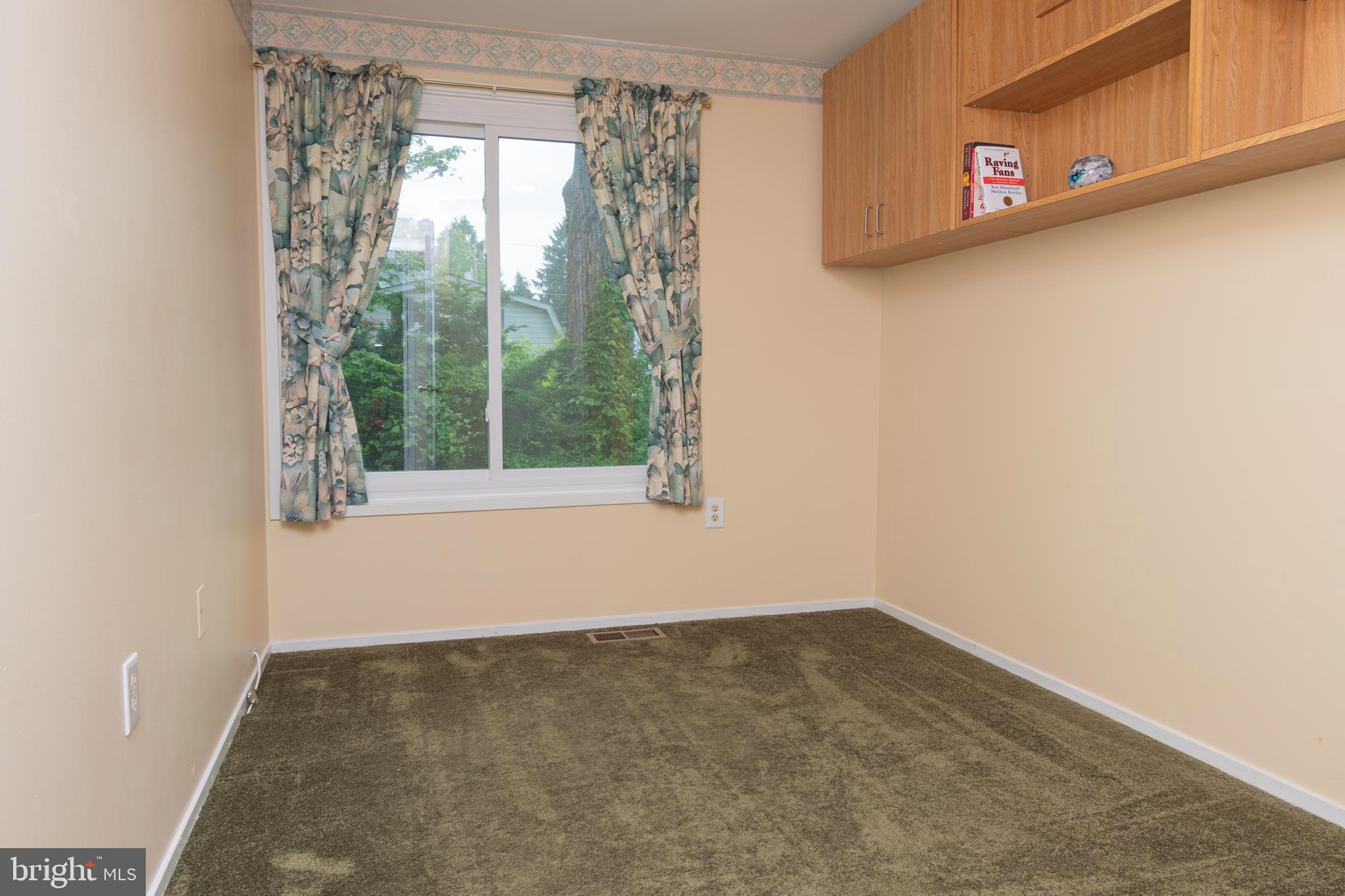 10722 Lester Street Silver Spring, MD 20902 - Photo 19 of 27 Third Bedroom / Den Space