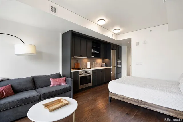 $2,000 | 1750 Wewatta Street, Unit 1305, Denver, CO 80202