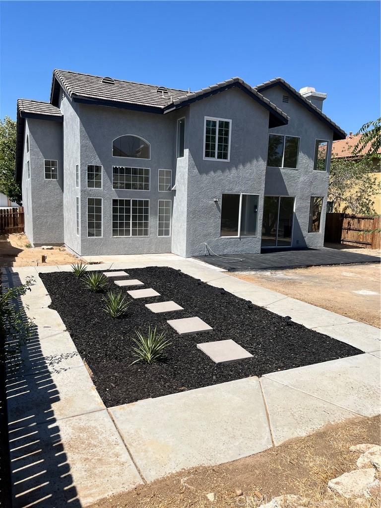 13281 Luna Road Victorville, CA 92392 - Photo 14 of 87