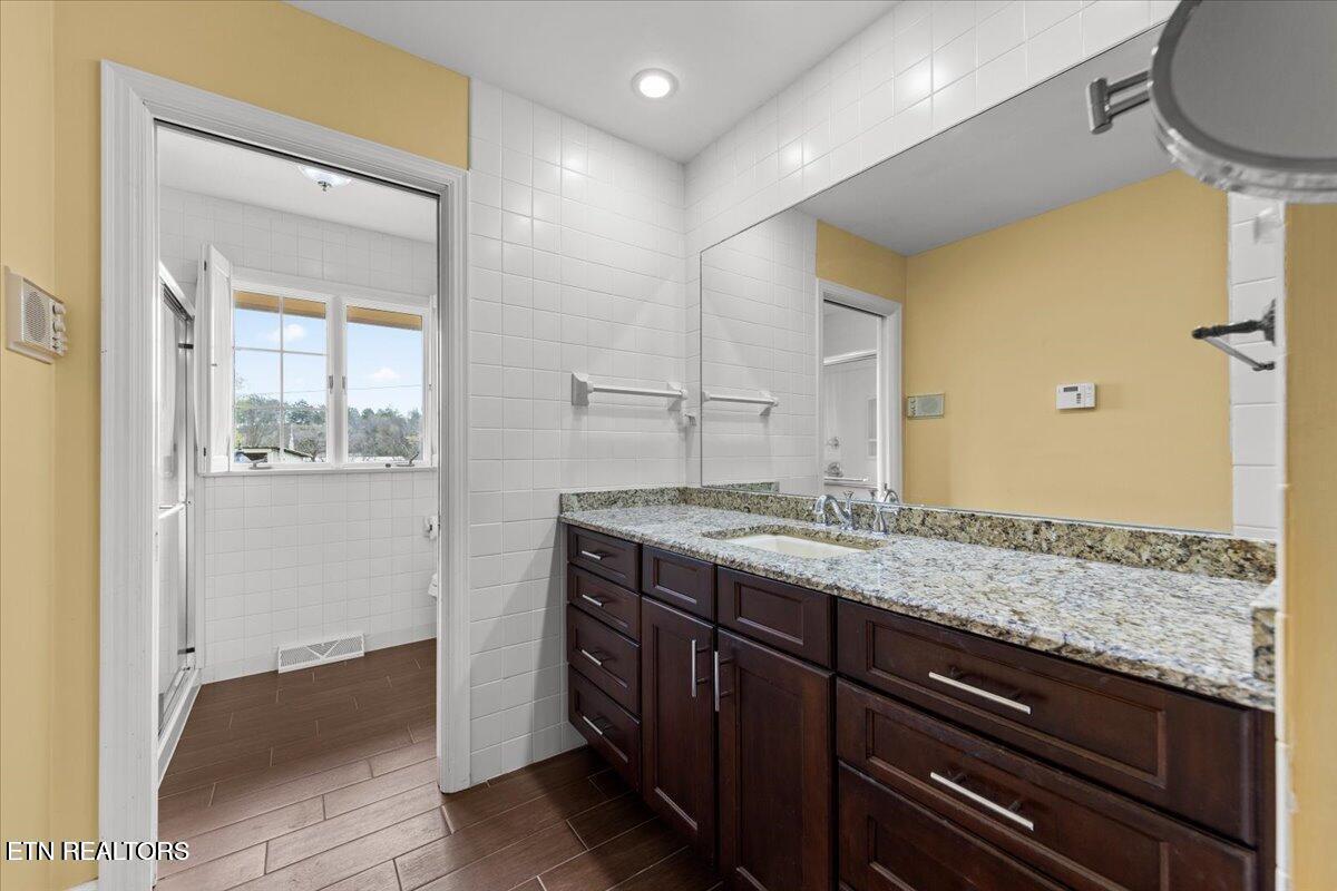 186 Shetland Road, Unit B La Follette, TN 37766 - Photo 20 of 54 21