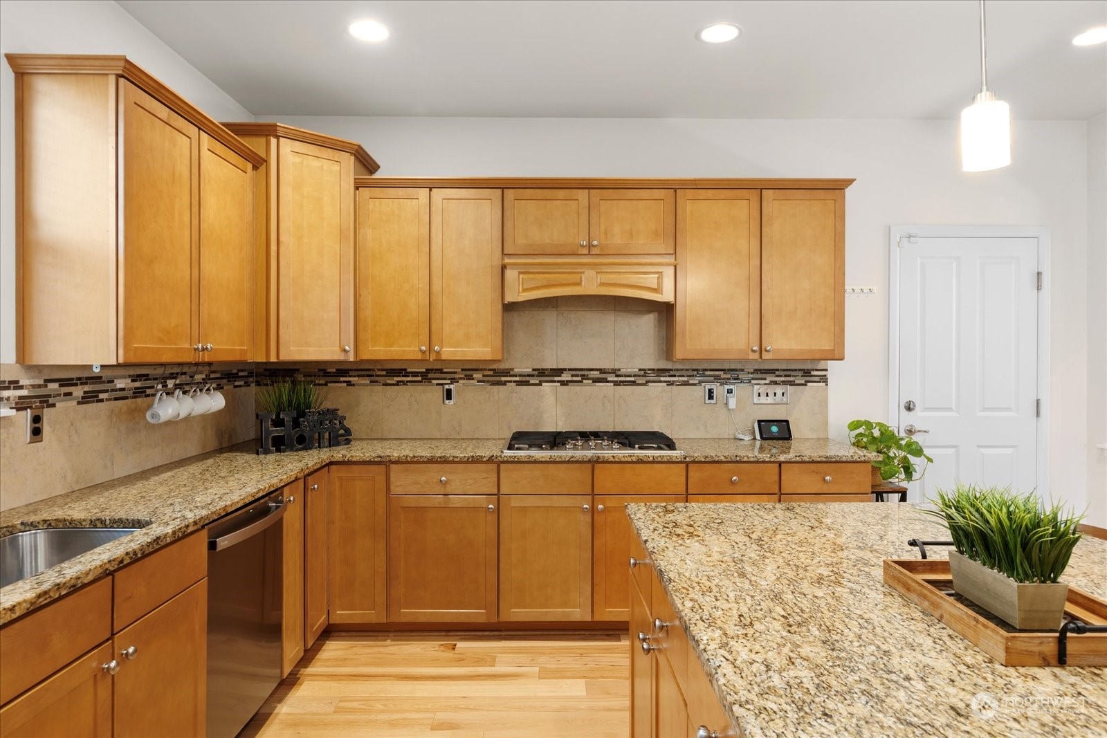 16226 Southeast 139th Court Renton, WA 98059 - Photo 11 of 34 Gallery Image 11