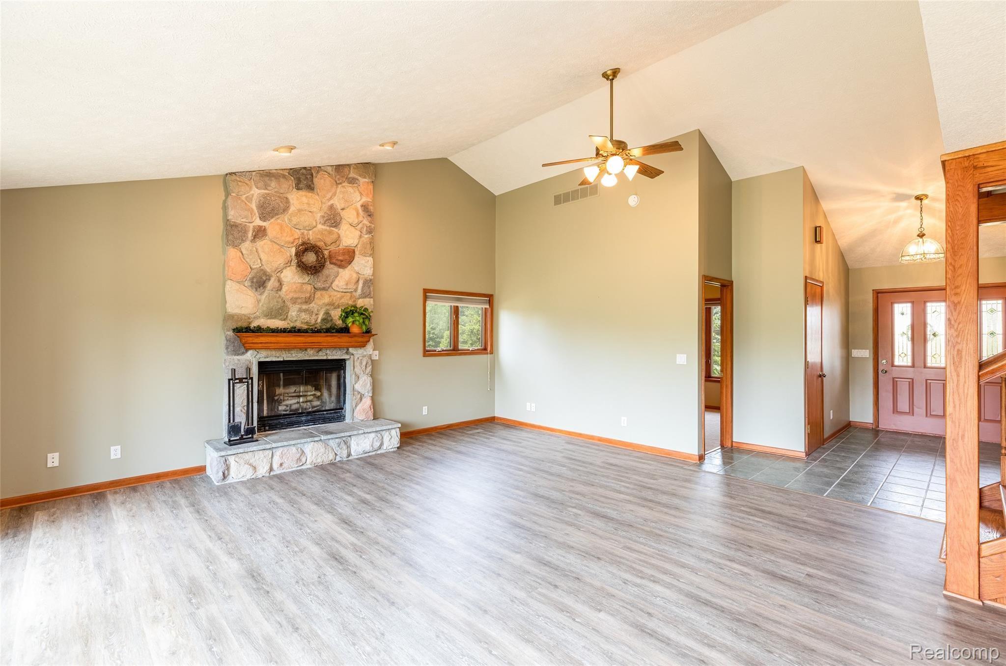 5510 Van Orden Road Webberville, MI 48892 - Photo 11 of 70 19.Living