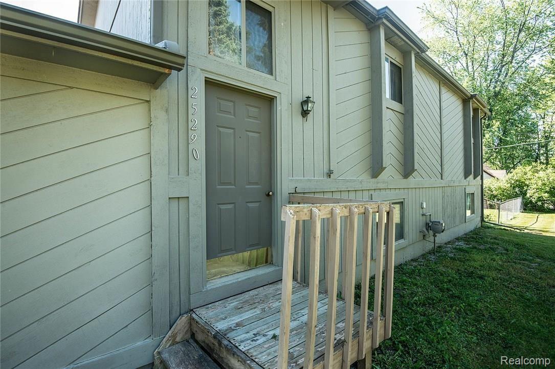 25290 Power Road Farmington, MI 48336 - Photo 3 of 30 4_22.jpg