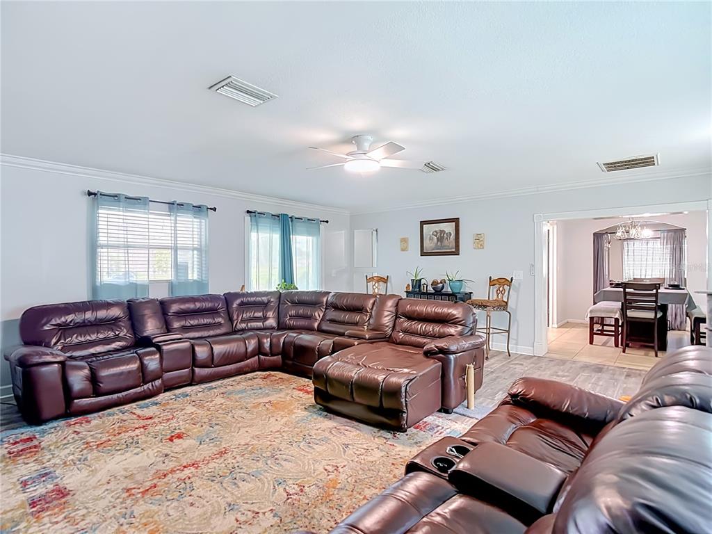201 East Wheeler Road Seffner, FL 33584 - Photo 10 of 35 Gallery Image 10