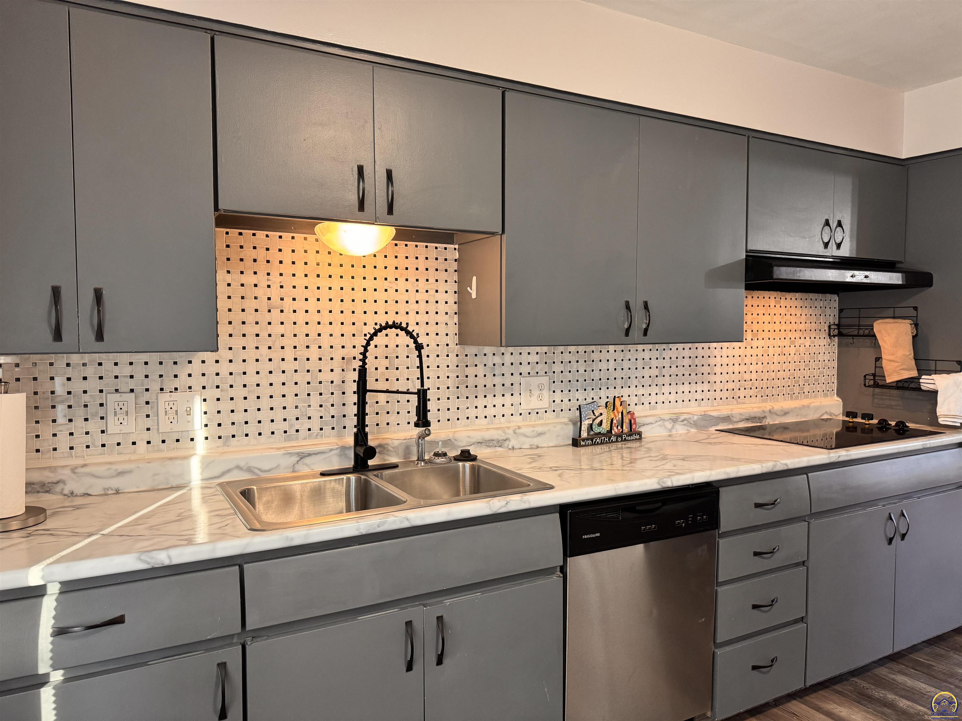 3036 Southwest Boswell Avenue Topeka, KS 66611 - Photo 11 of 52