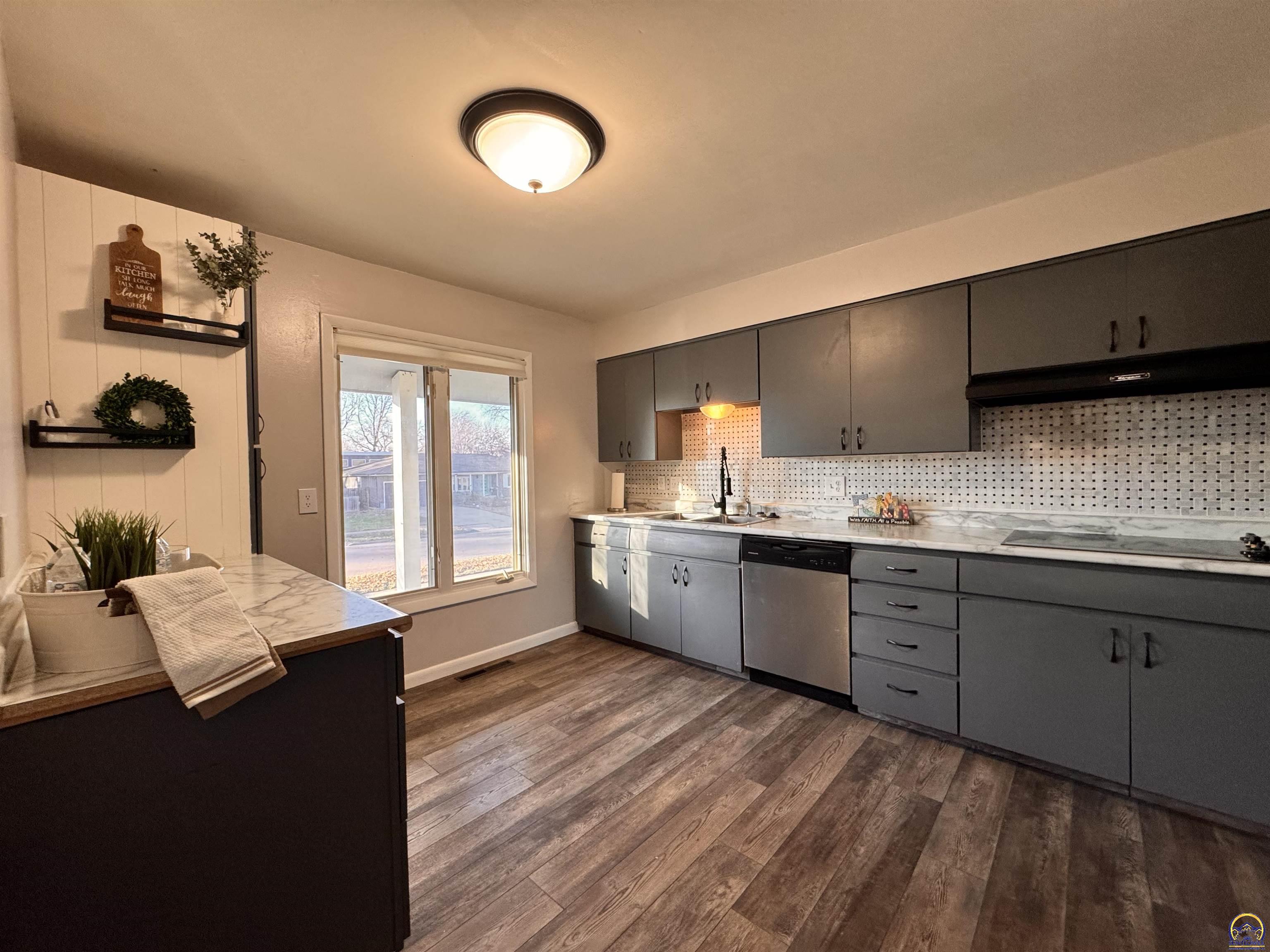 3036 Southwest Boswell Avenue Topeka, KS 66611 - Photo 14 of 52