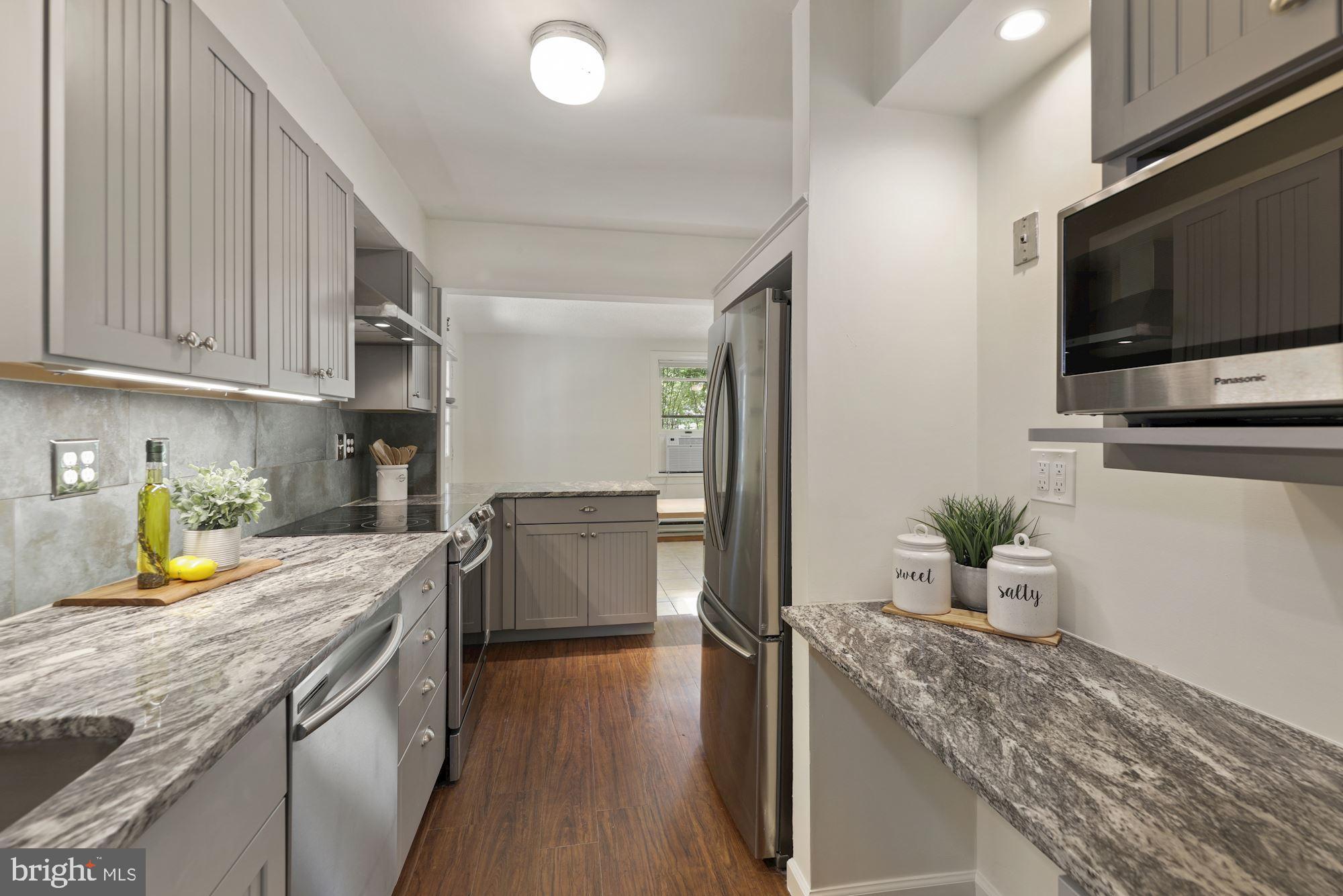 5516 Greentree Road Bethesda, MD 20817 - Photo 7 of 21 Kitchen
